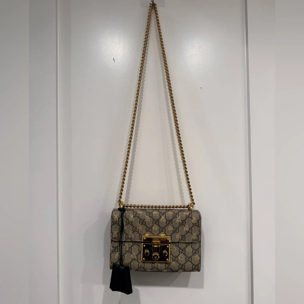 Gucci Padlock GG Supreme Bee Shoulder Bag Gold Chain Small Crossbody Rare - Picture 3 of 16